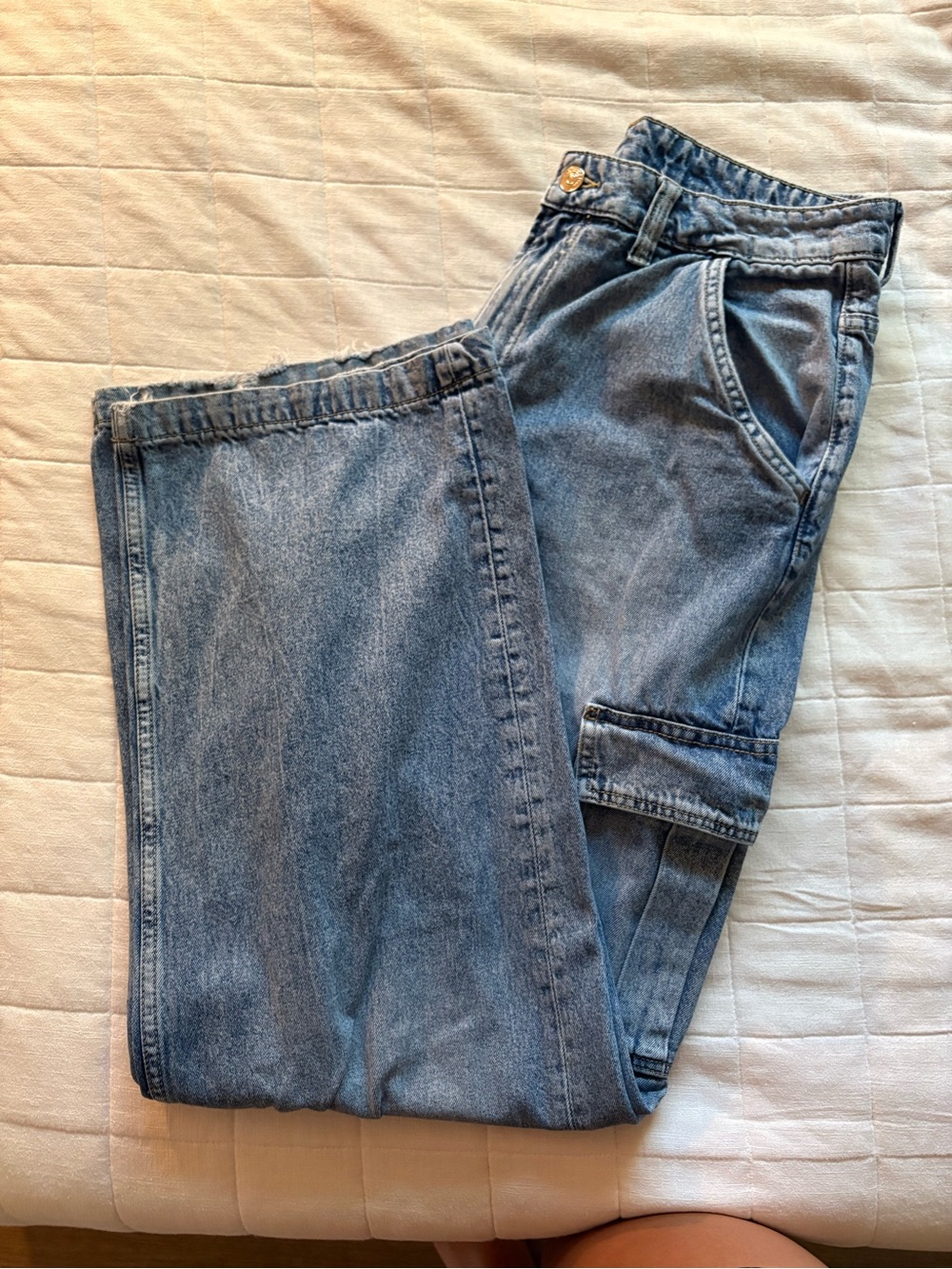 H&M Women’s Light Wash Blue Denim Cargo Jeans